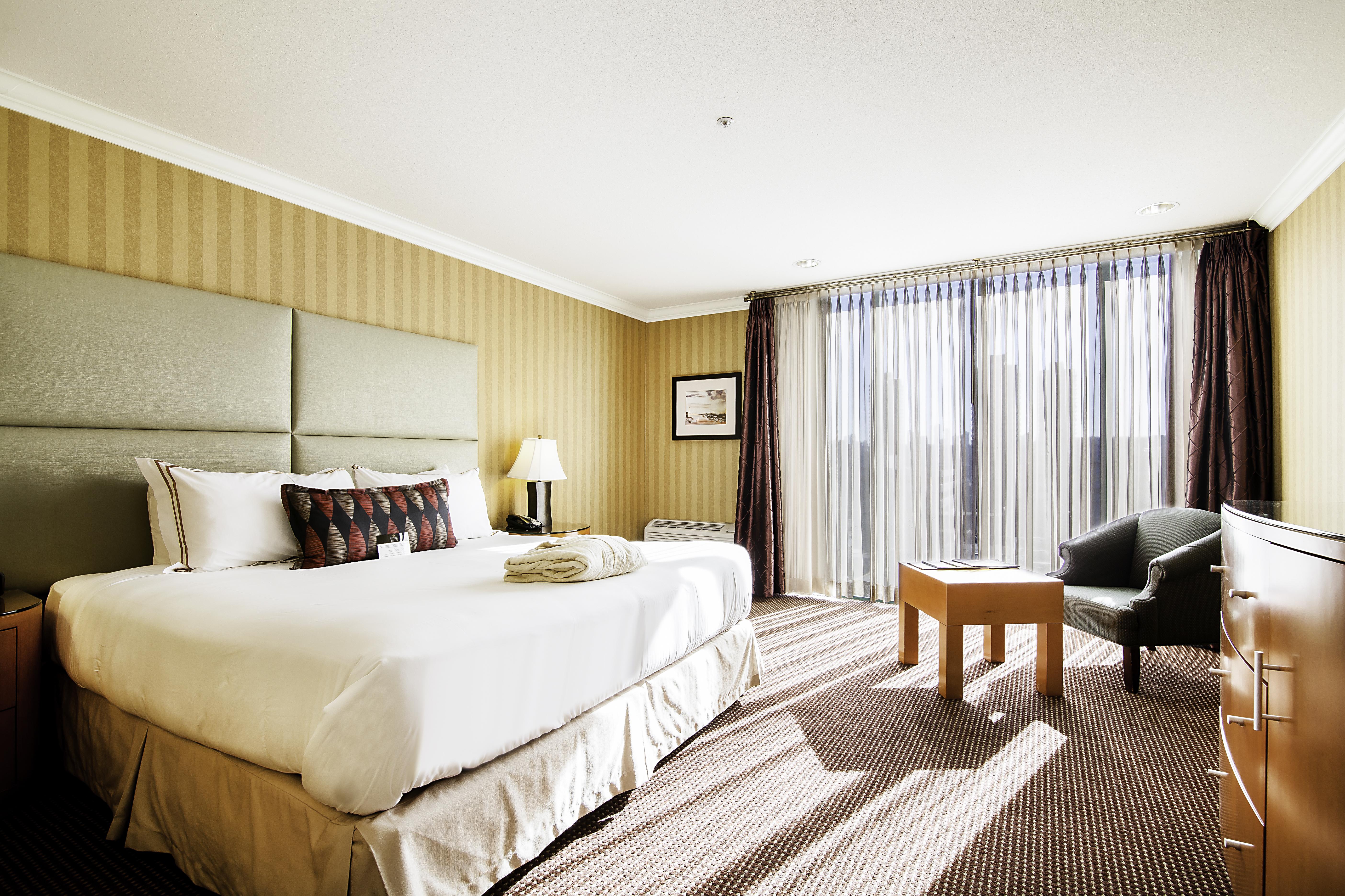 Executive Suites Hotel & Conference Center, Metro Vancouver Burnaby Eksteriør billede